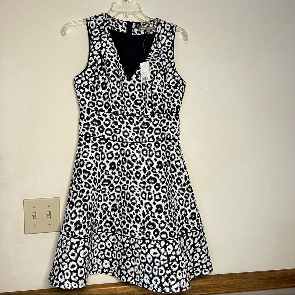 Banana Republic A-Line dress leopard black white spots v neck sleeveless size 2